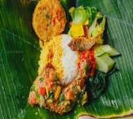 Nasi Bungkus Ayam/Ikan
